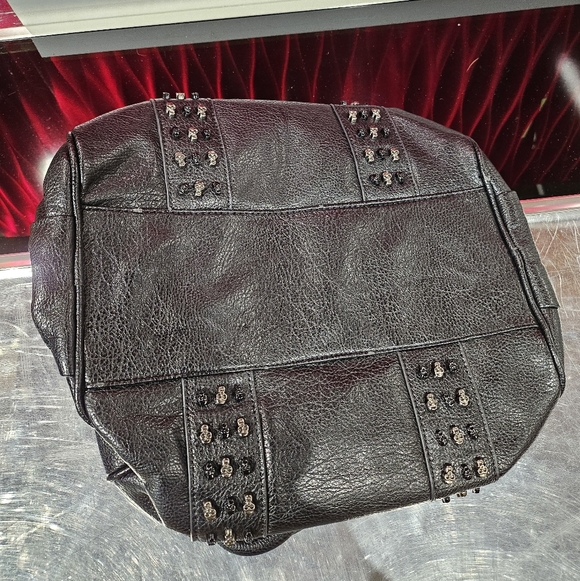 Vintage Barrel Bag Purse with Studded Skulls Black Faux Leather Medium Size HTF - Picture 8 of 12